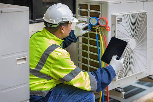 Professional Hvac technician working in Redmond, WA